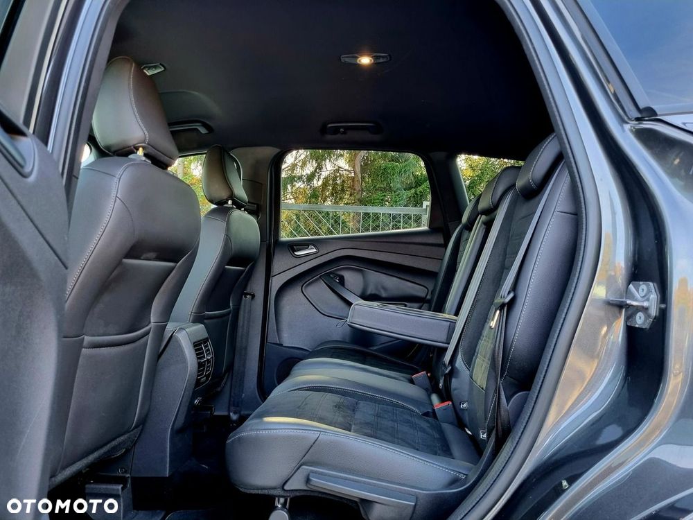 Ford Kuga 1.5 EcoBoost 2x4 ST-Line - 11