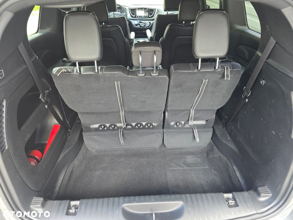 Chrysler Pacifica - 39