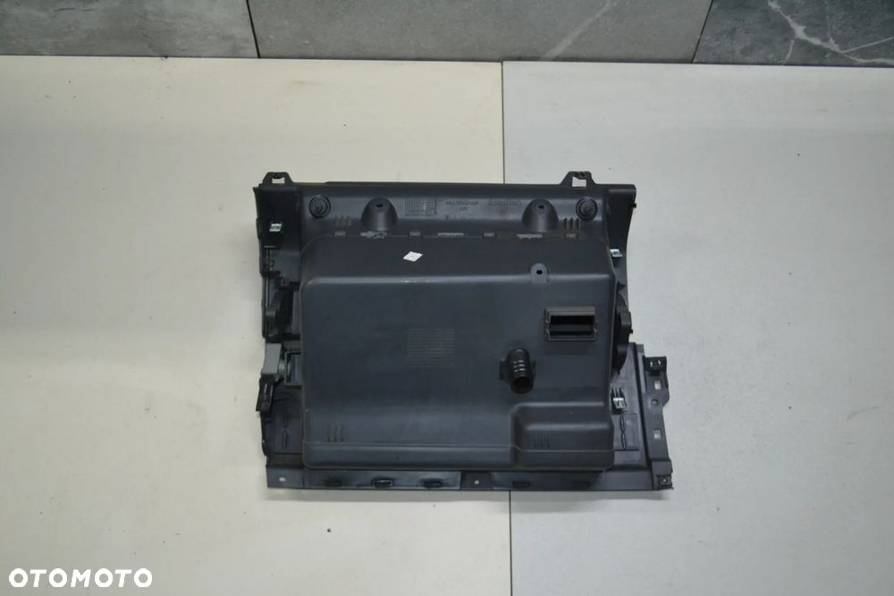 VW TOURAN SCHOWEK PASAŻERA EUROPA 1T1857097J - 2