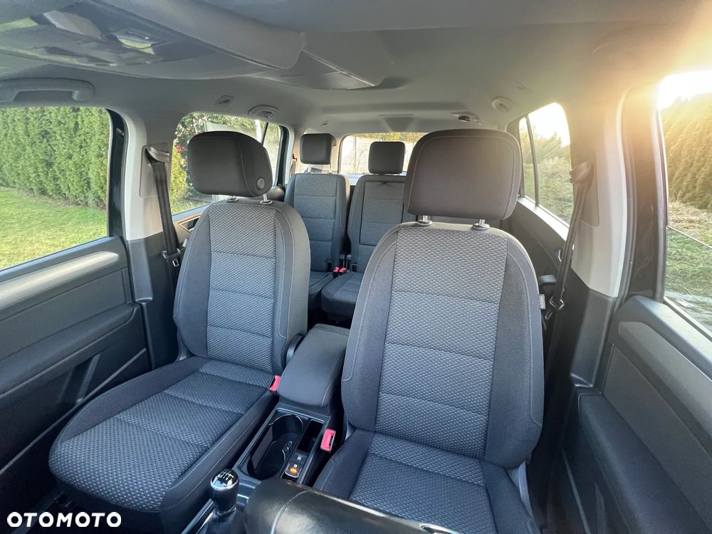 Volkswagen Touran 2.0 TDI SCR (BlueMotion Technology) Comfortline - 17