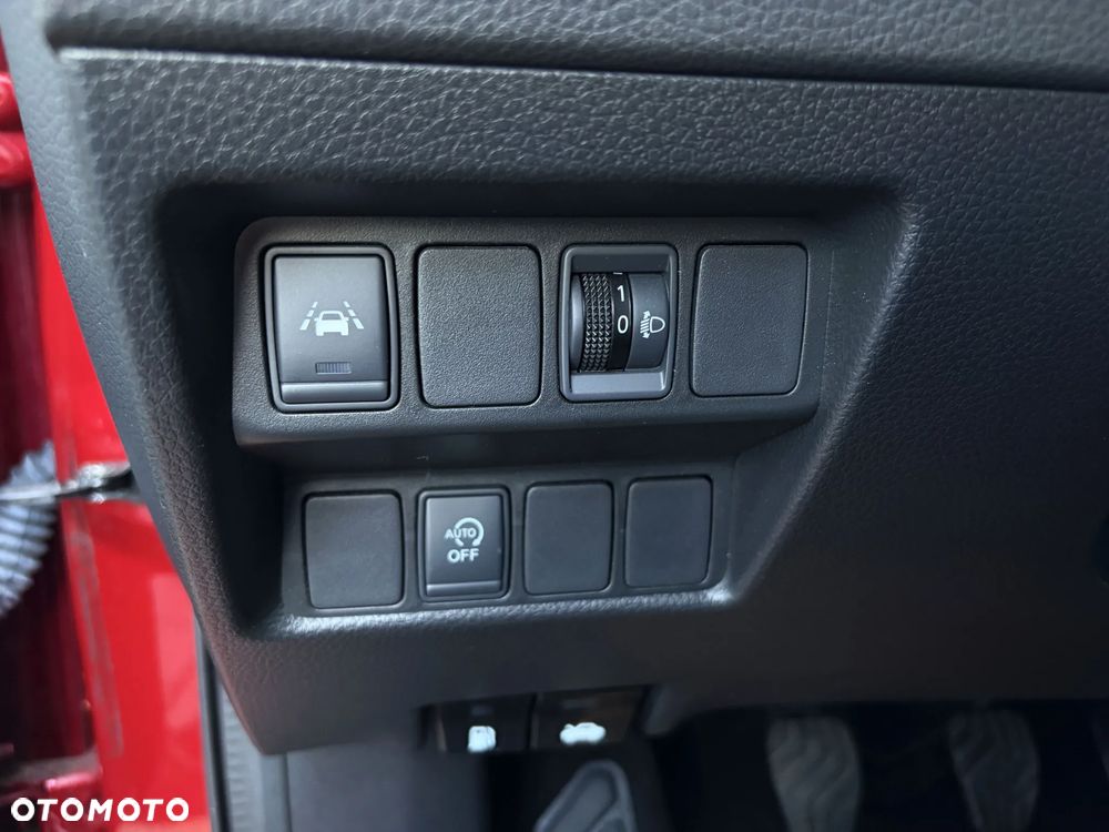 Nissan Qashqai 1.3 DIG-T N-Connecta - 31