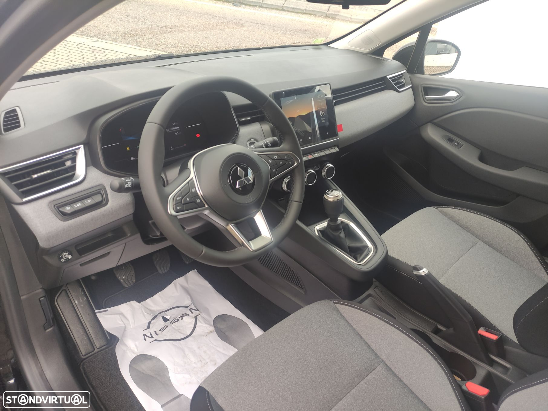 Mitsubishi Colt - 6