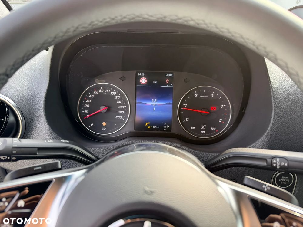 Mercedes-Benz Sprinter - 25
