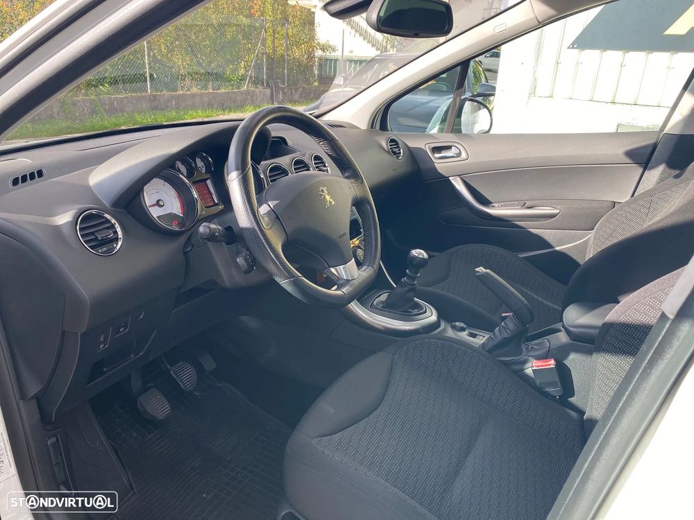 Peugeot 308 1.6 e-HDi Allure CVM6 - 9