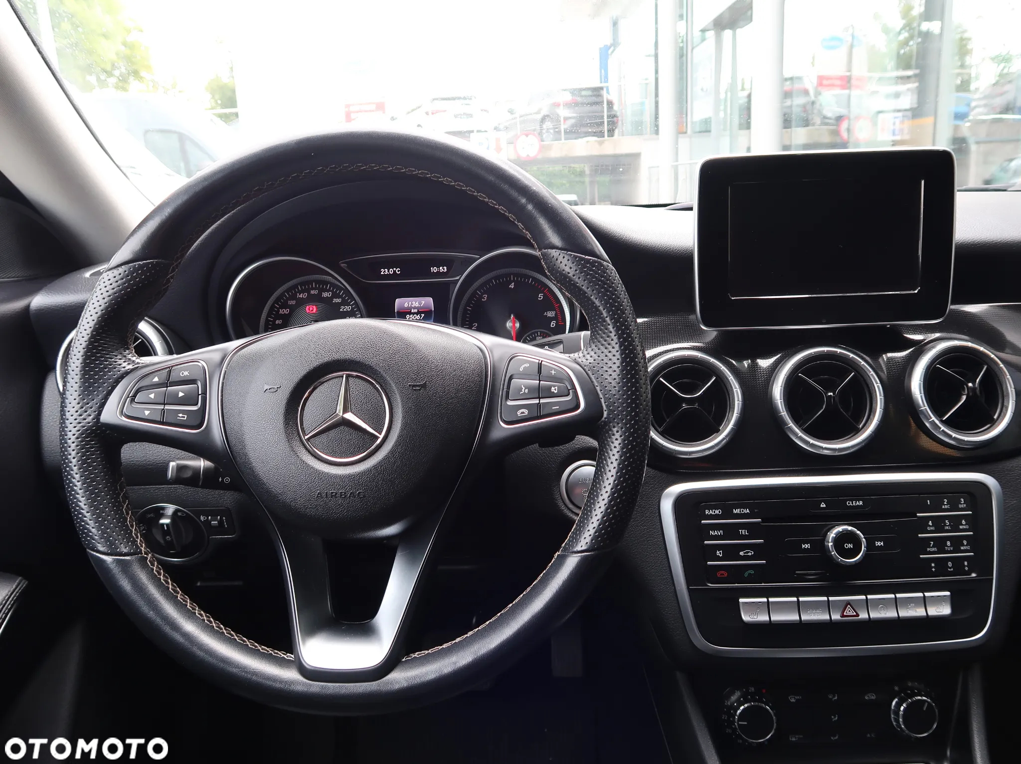 Mercedes-Benz CLA 200 d 7G-DCT Urban - 13
