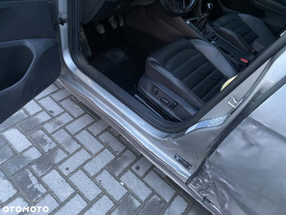 Volkswagen Golf 2.0 BlueTDI Highline - 37