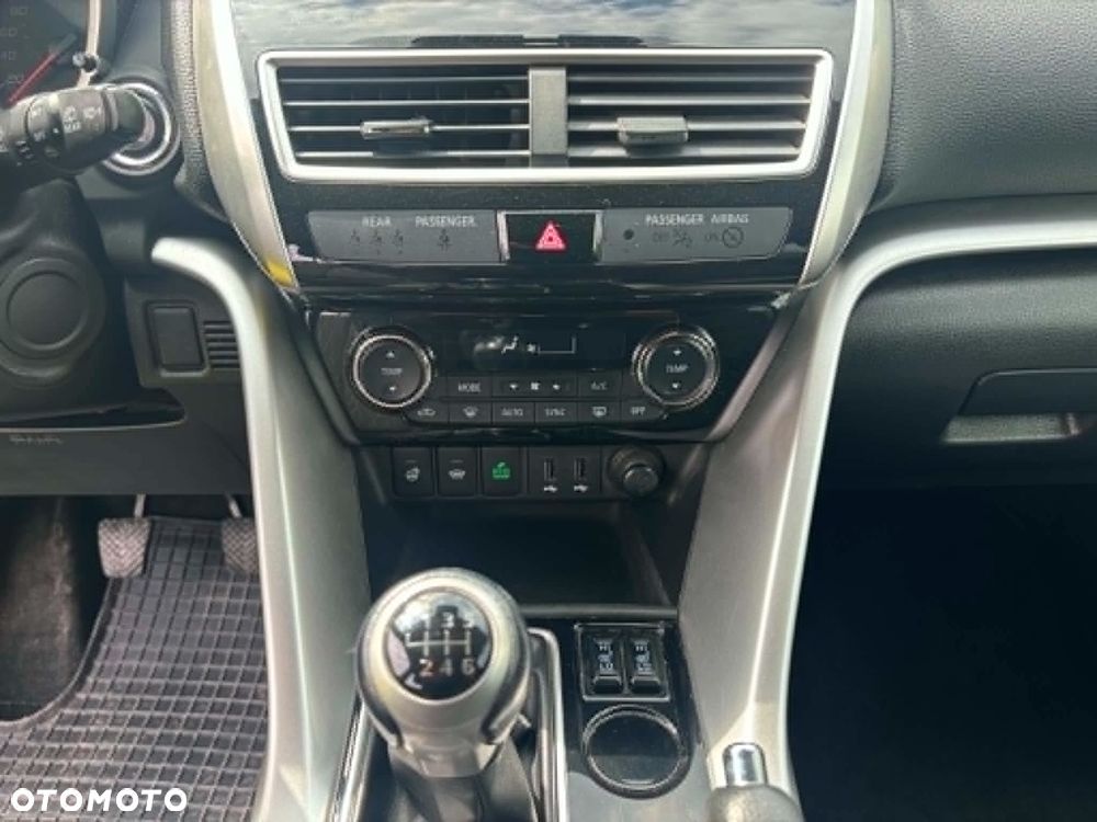 Mitsubishi Eclipse Cross - 27