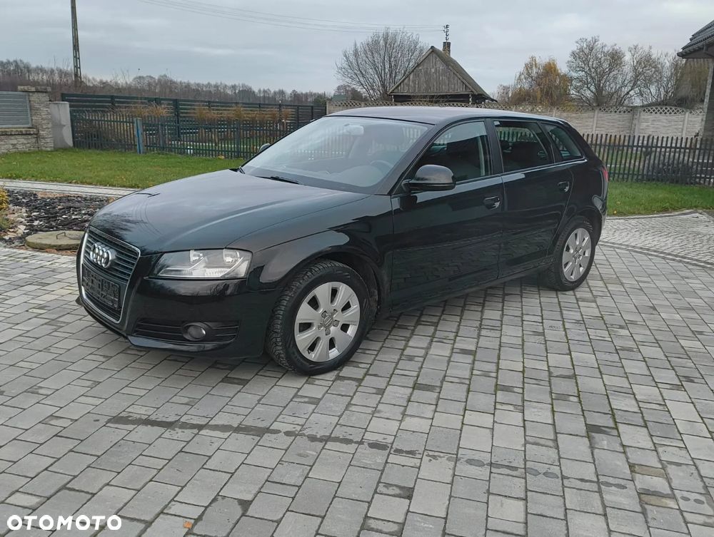 Audi A3 Sportback 1.6 TDI DPF Ambiente - 33