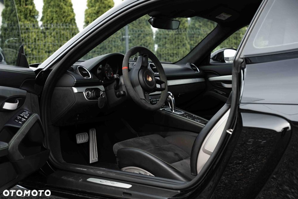 Porsche 718 Cayman GPF GT4 PDK - 6