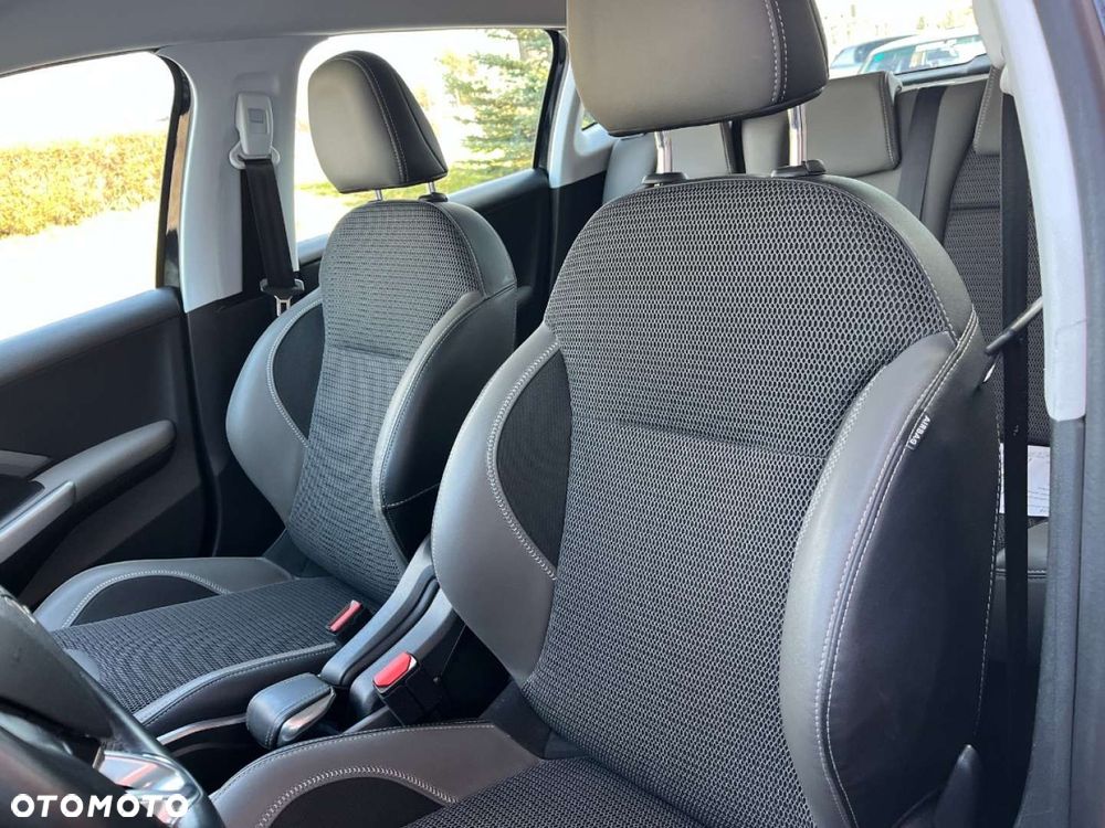Peugeot 2008 1.2 Pure Tech GPF Allure S&S EAT6 - 26