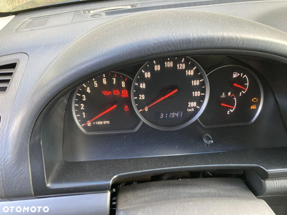 Suzuki Grand Vitara 2.0 - 11