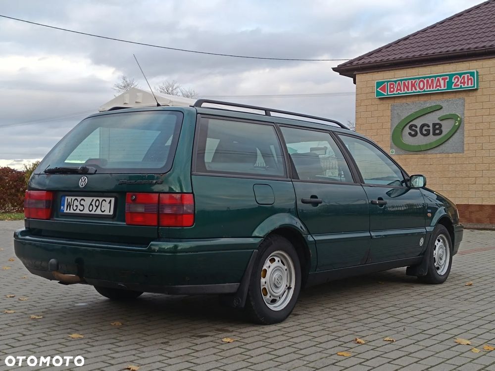 Volkswagen Passat - 4