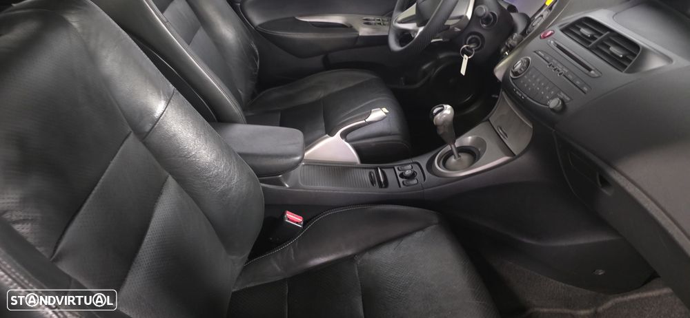 Honda Civic 1.8 Sport - 16