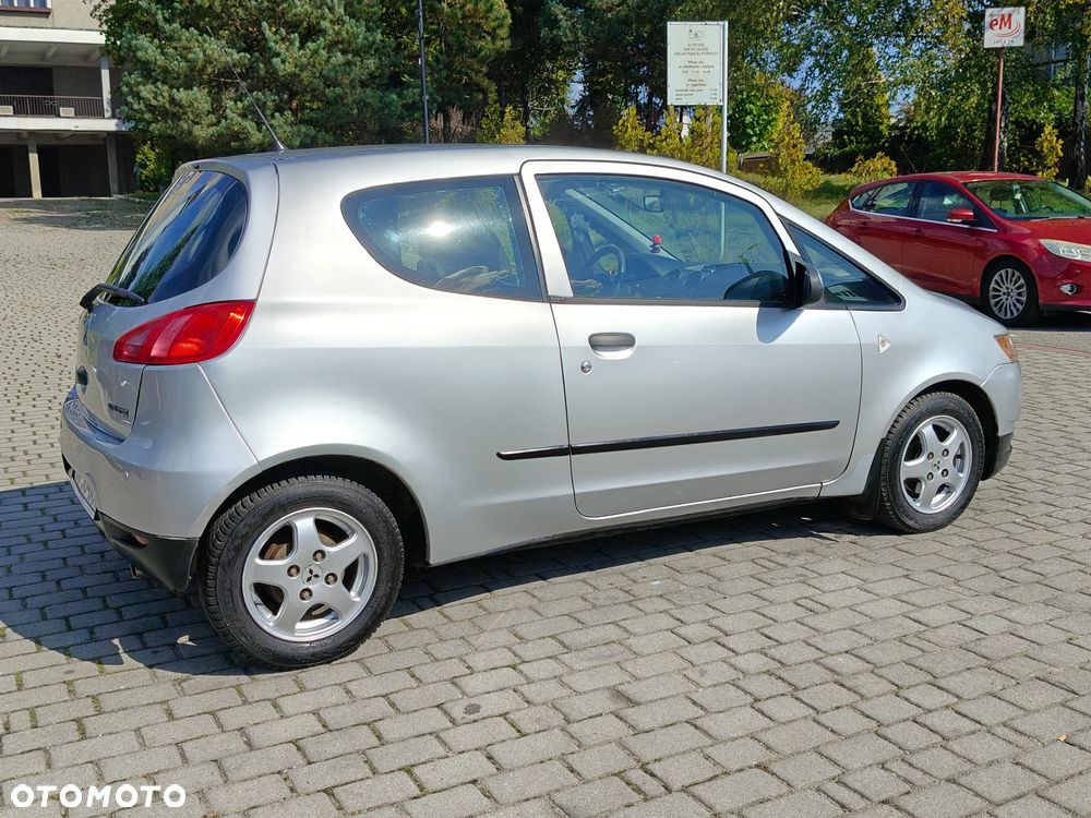 Toyota Yaris 1.0 VVT-i - 12