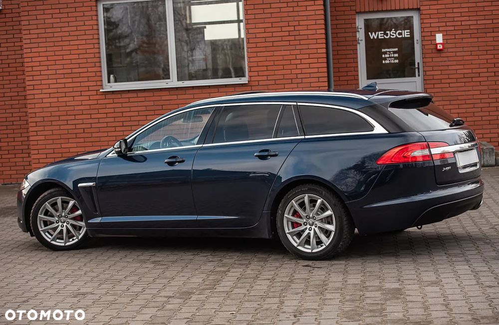 Jaguar XF 2.2 - 11