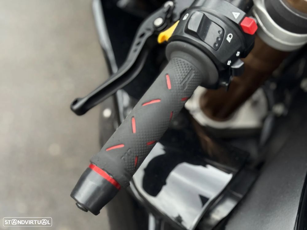 Suzuki GSX-R K5 1000 - 9