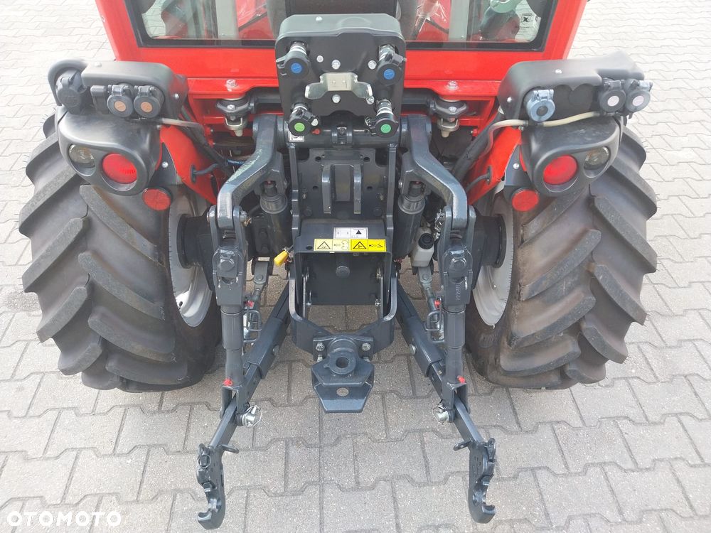 ANTONIO CARRARO TRX 5800 YANMAR 51,5KM Obracany kokpit i fotel 4 cylindry 2091cm3 - 7