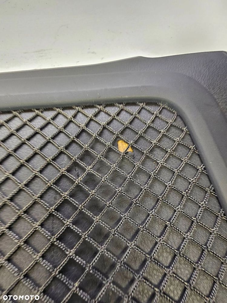 OSŁONA TYLNA FOTELA AUDI A3 8P 3 DRZWI 8P0881969 - 4