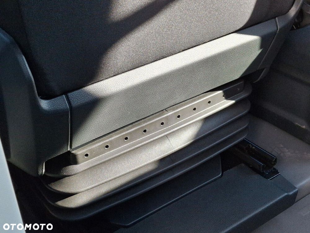 Volkswagen Crafter Wywrotka 2.0 TDI Manual - 31