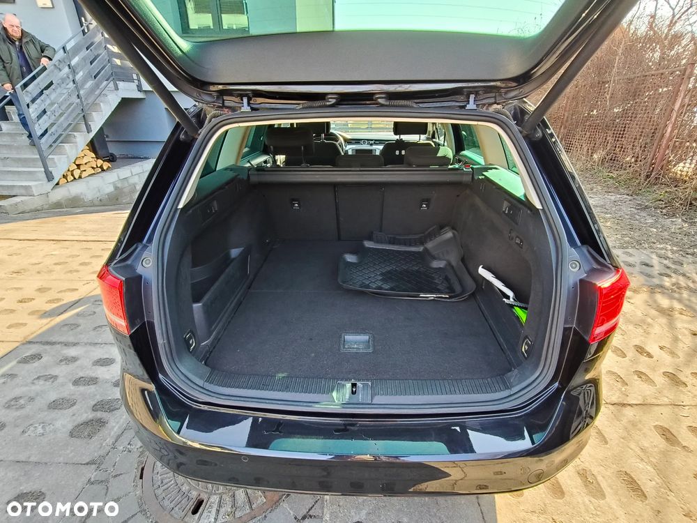 Volkswagen Passat - 9