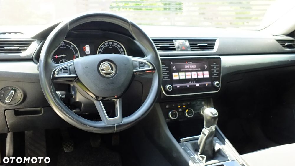 Skoda Superb 2.0 TDI Ambition - 23