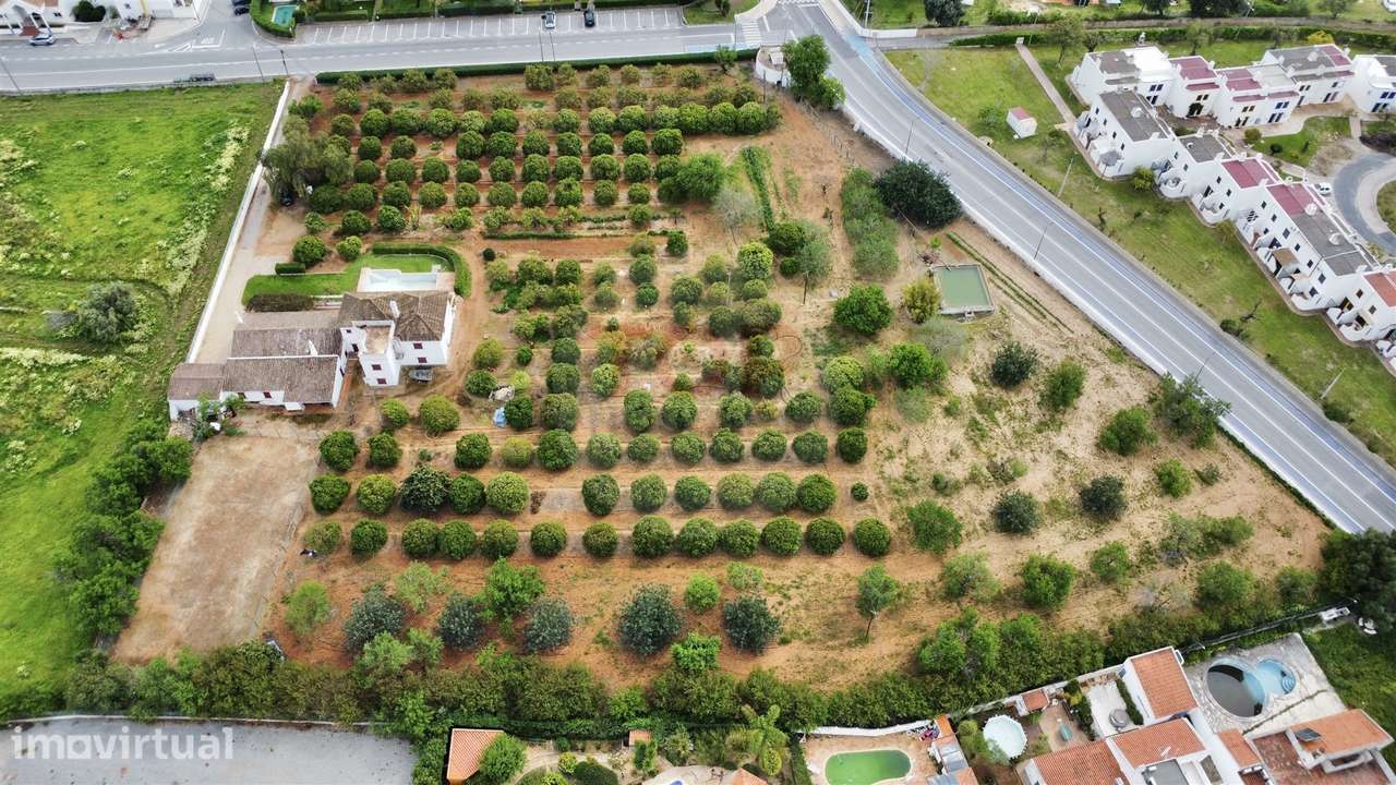 Terreno com viabilidade de construção para Empreendimento de Luxo em C - Grande imagem: 2/14