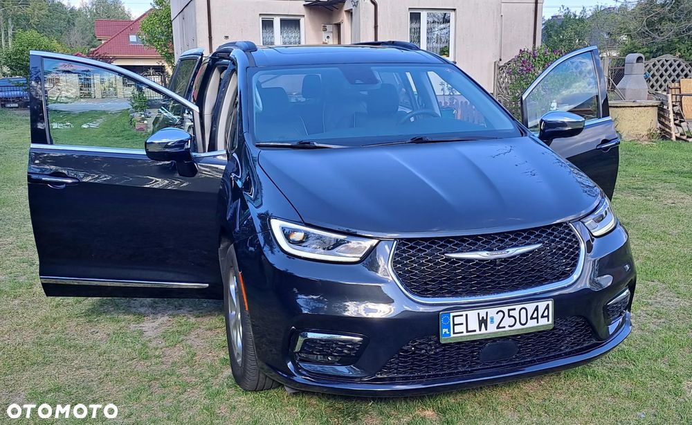 Chrysler Pacifica - 2
