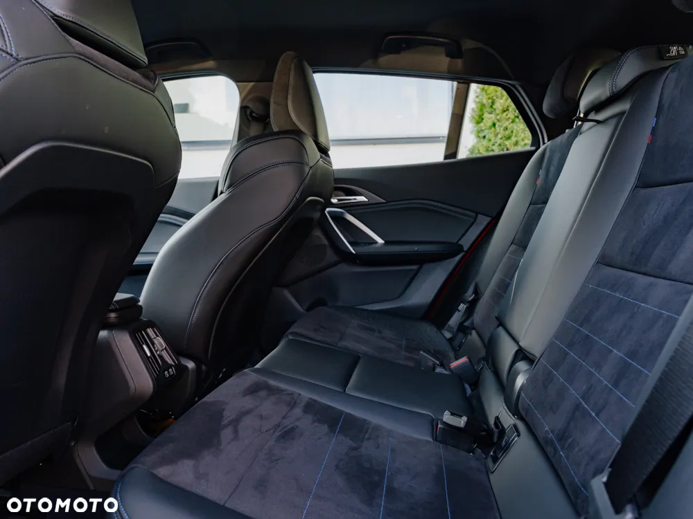 BMW iX2 eDrive20 - 13