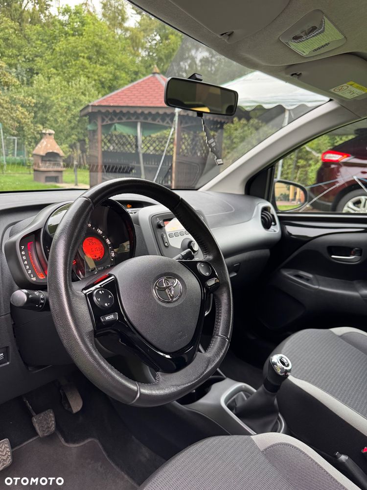 Toyota Aygo x-play - 14