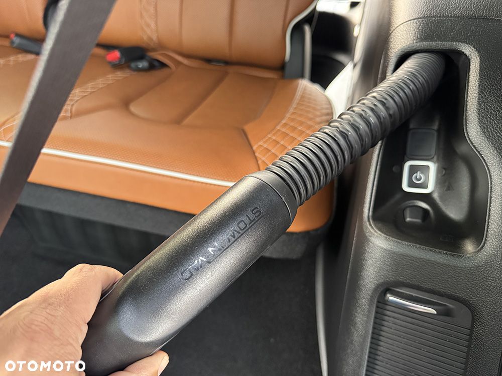 Chrysler Pacifica - 23