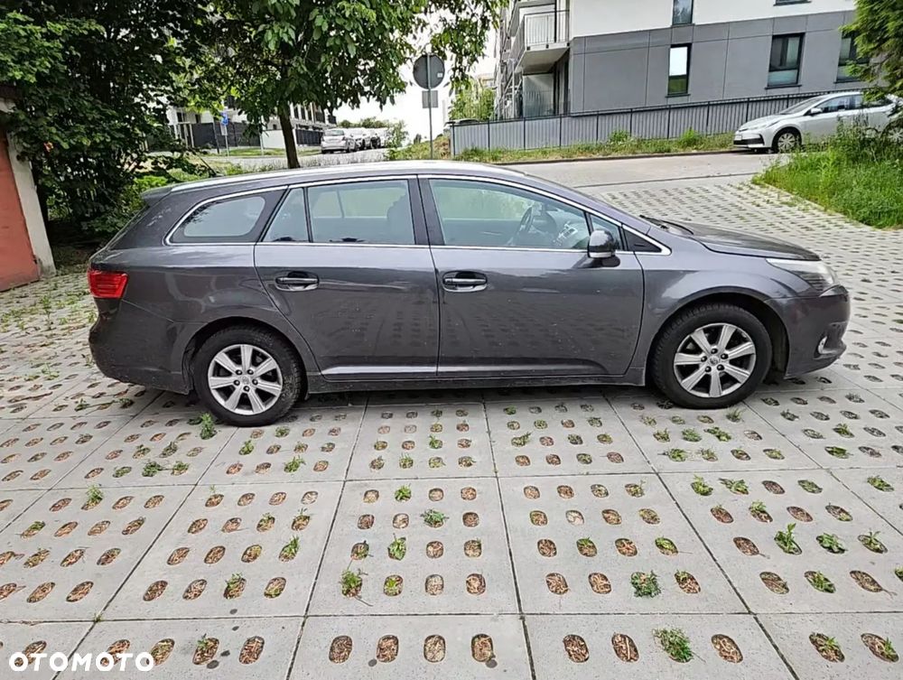 Toyota Avensis 2.0 D-4D Style - 6