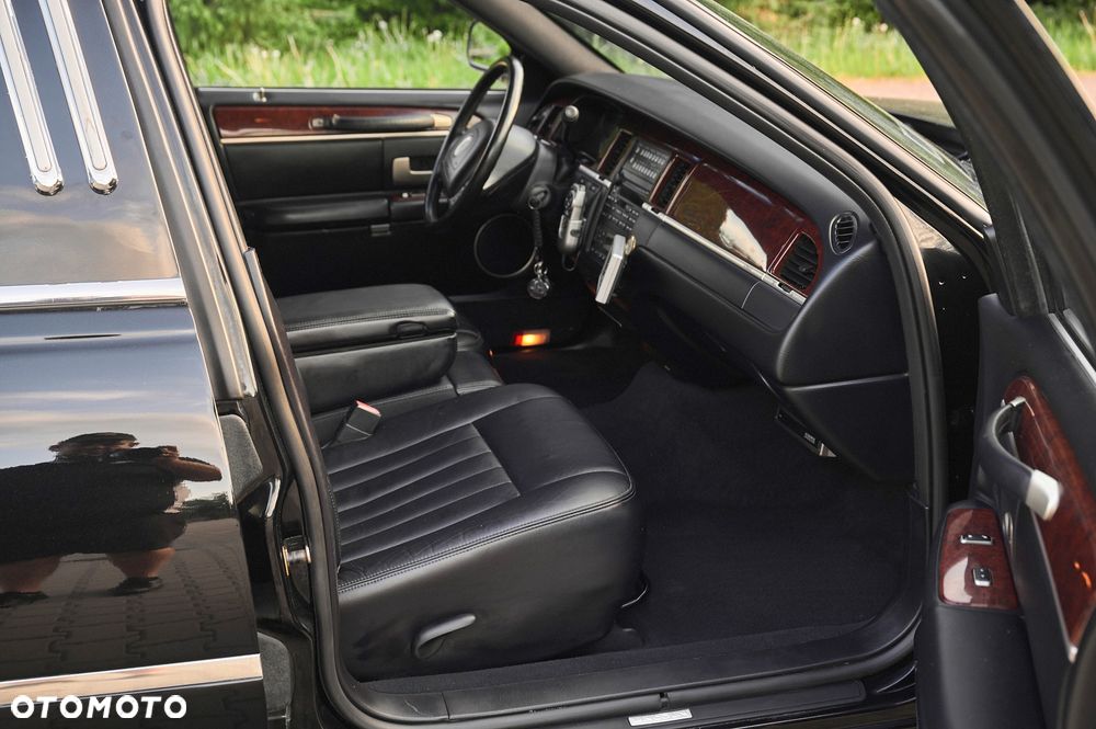 Lincoln Town Car 4.6 Executive - 27