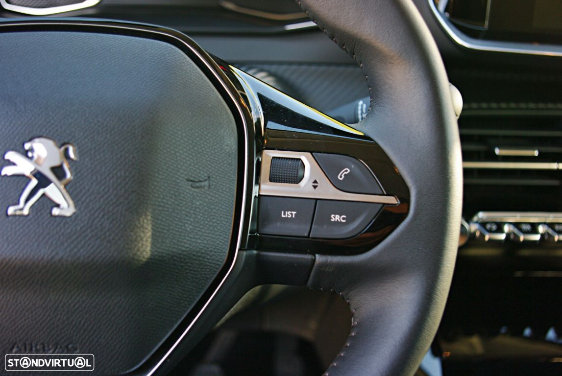 Peugeot 208 1.2 PureTech Allure - 31