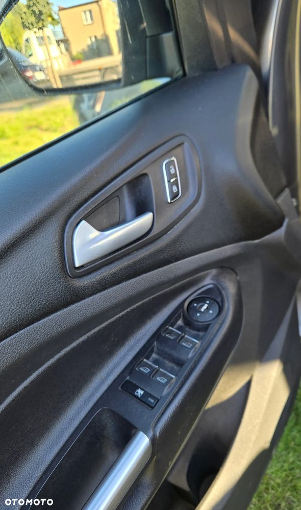 Ford Kuga 2.0 TDCi 4x4 Titanium - 33