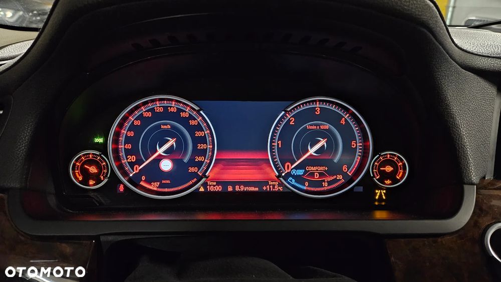 BMW Seria 7 750Ld xDrive - 25