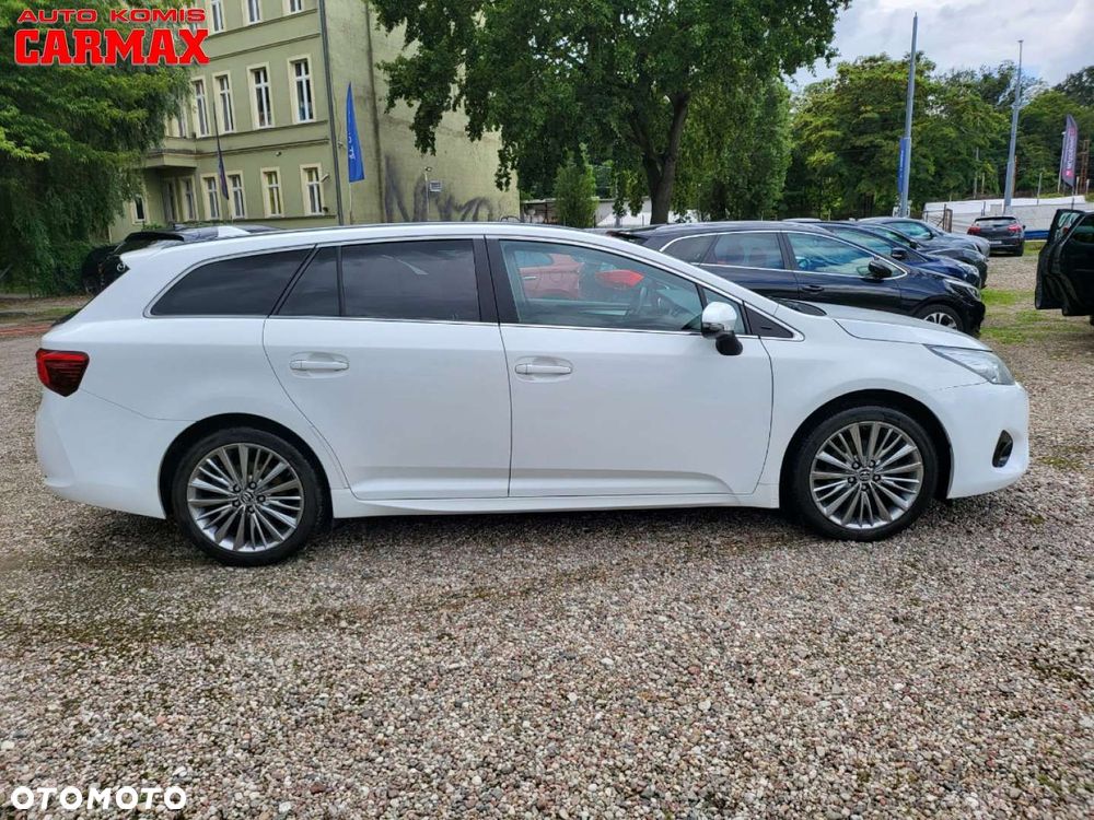 Toyota Avensis Touring Sports 1.8 Executive - 8