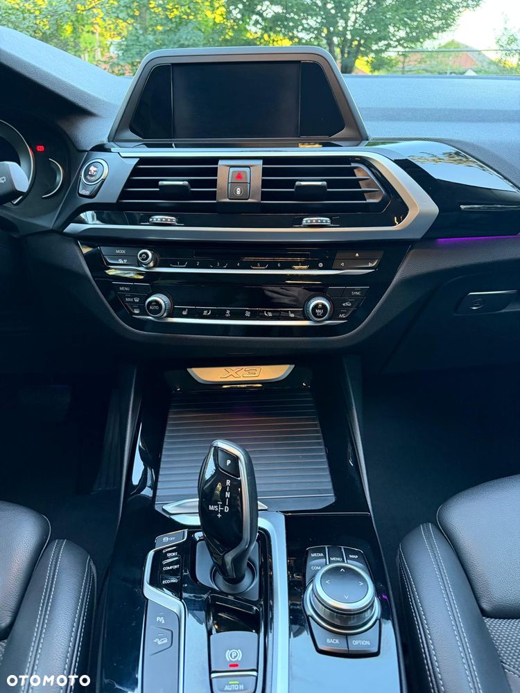 BMW X3 xDrive20d Luxury Line - 15