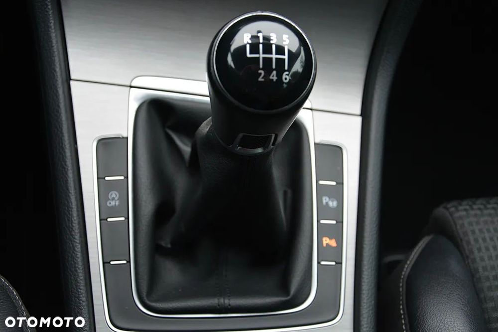 Volkswagen Golf - 37