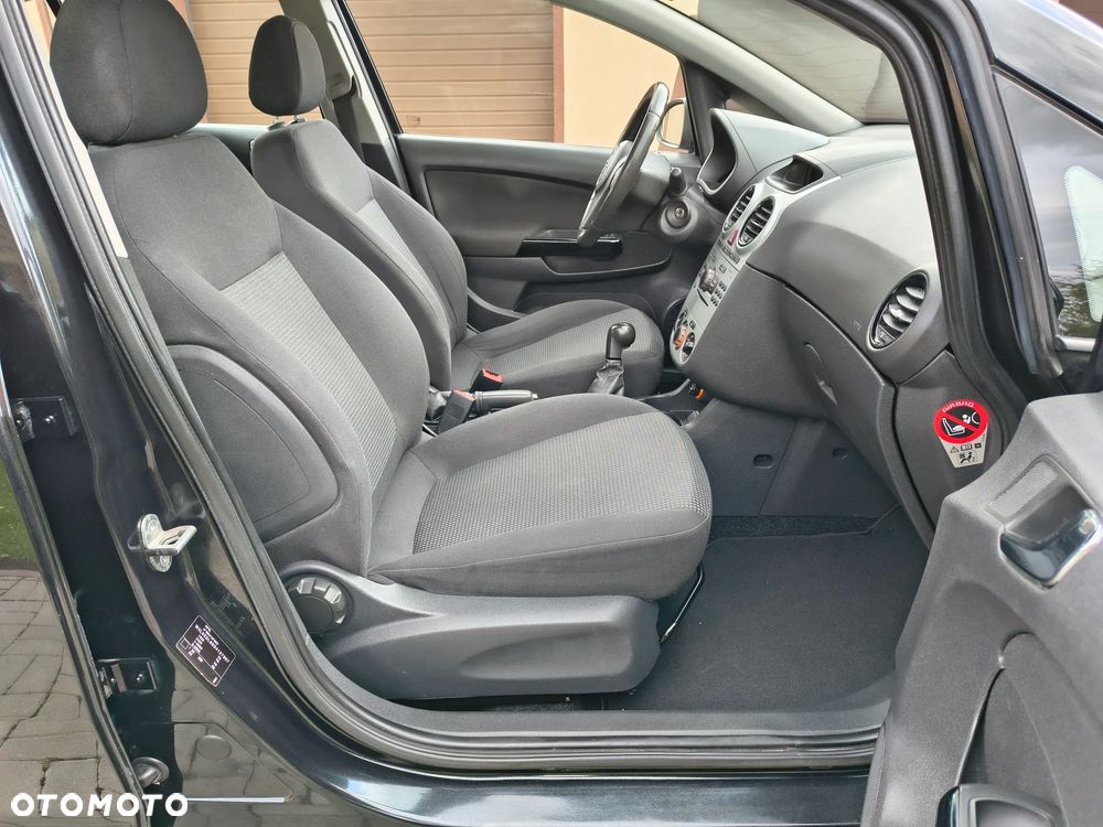 Opel Corsa 1.2 16V Cosmo - 28