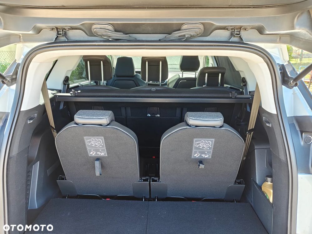 Peugeot 5008 1.5 BlueHDi Allure S&S EAT8 - 17