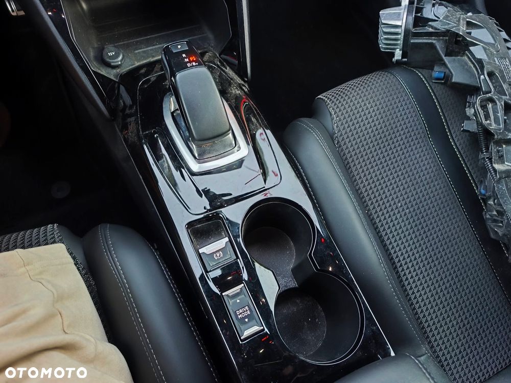 Peugeot 208 - 11