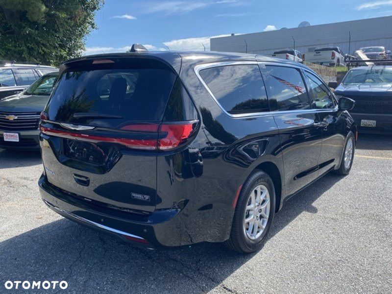 Chrysler Pacifica - 8
