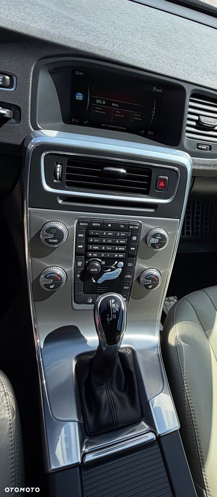 Volvo V60 D4 Drive-E Momentum - 13