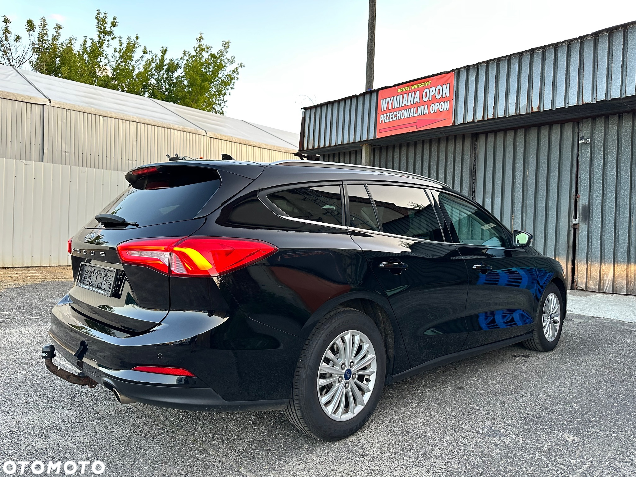 Ford Focus Turnier 1.5 EcoBlue Start-Stopp-System TITANIUM DESIGN - 2