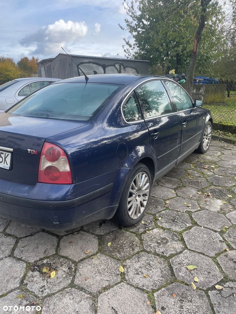Volkswagen Passat 1.9 TDI Basis Tiptr - 2