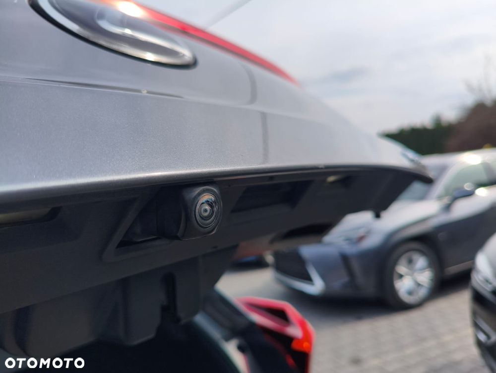 Lexus UX 250h GPF Business AWD - 10