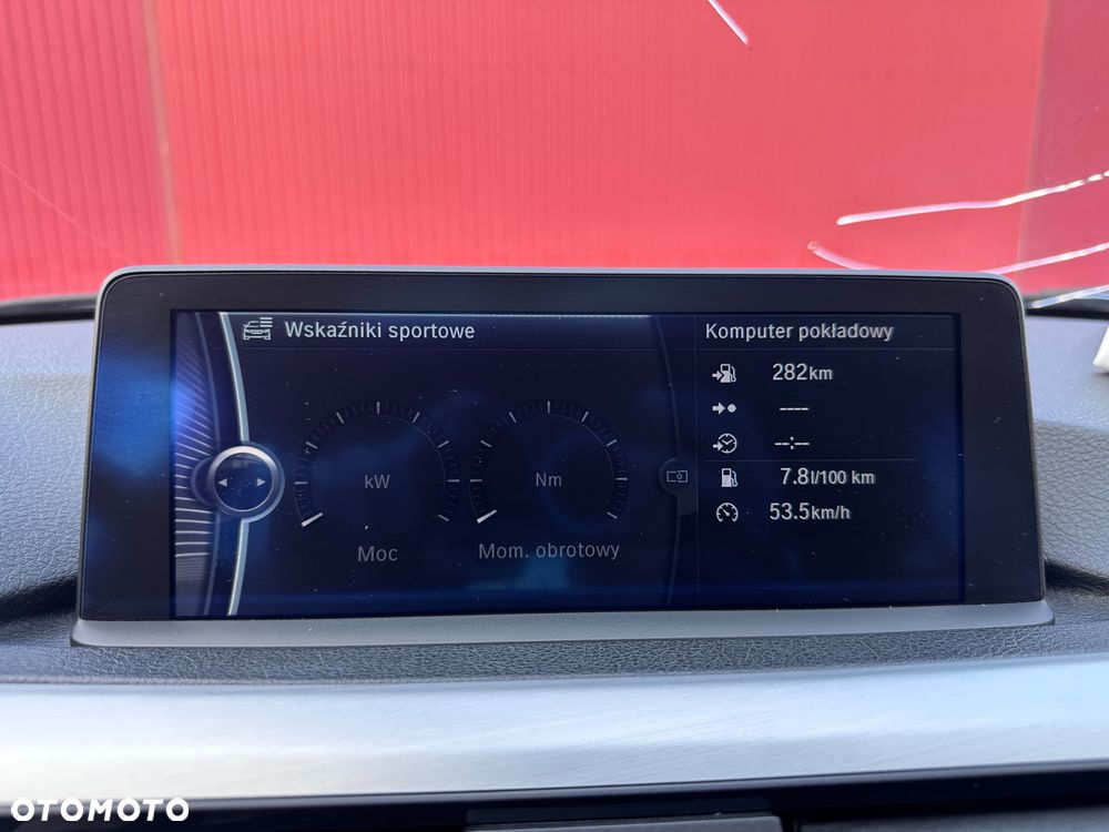 BMW Seria 3 328i Sport Line - 15