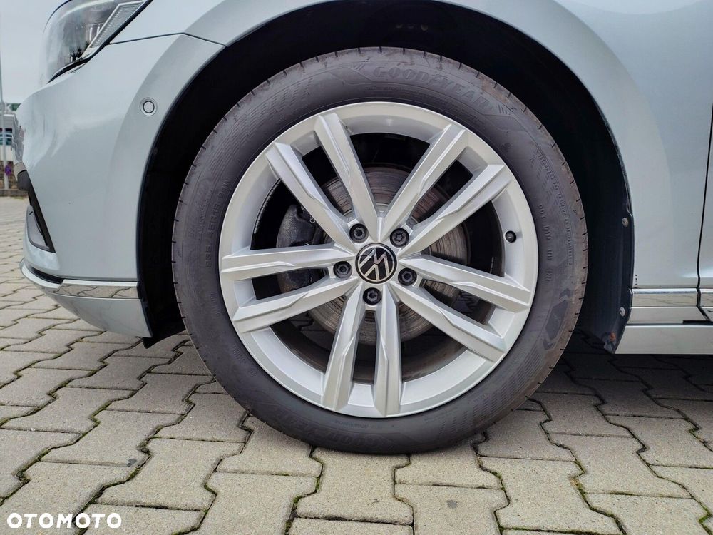 Volkswagen Passat Variant 2.0 TDI Elegance DSG - 30