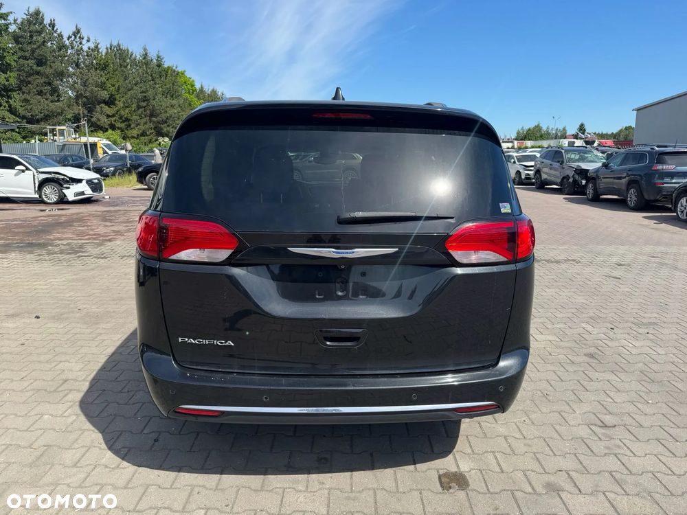 Chrysler Pacifica - 8
