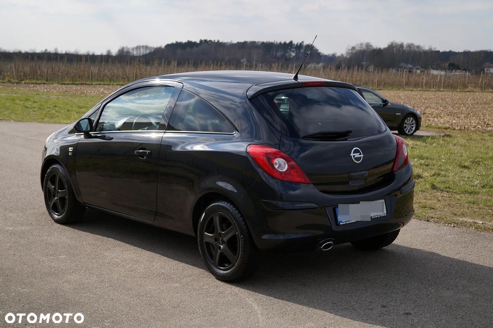 Opel Corsa 1.4 16V Cosmo - 14